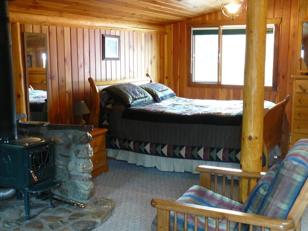 Hitching Post Resort Kelowna Quarto foto