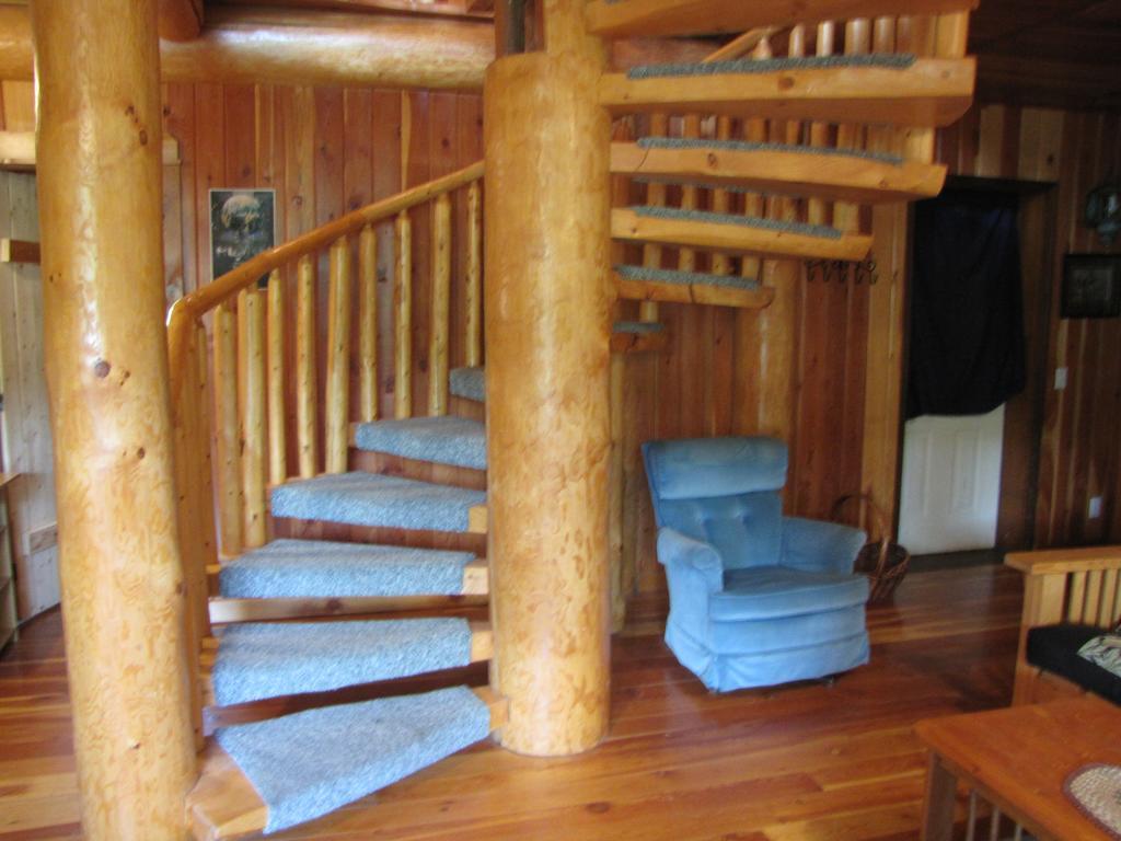 Hitching Post Resort Kelowna Exterior foto